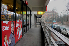 Sklep żabka oklejenie witryny