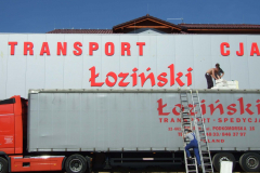 Montaż liter ze styroduru