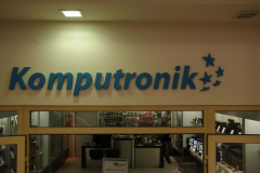 Komputronik litery ze styroduru